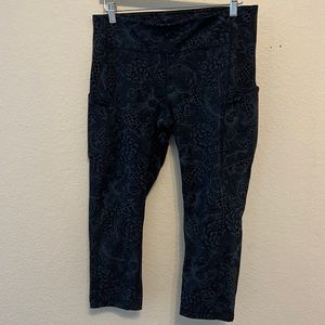EUC Lululemon crop leggings